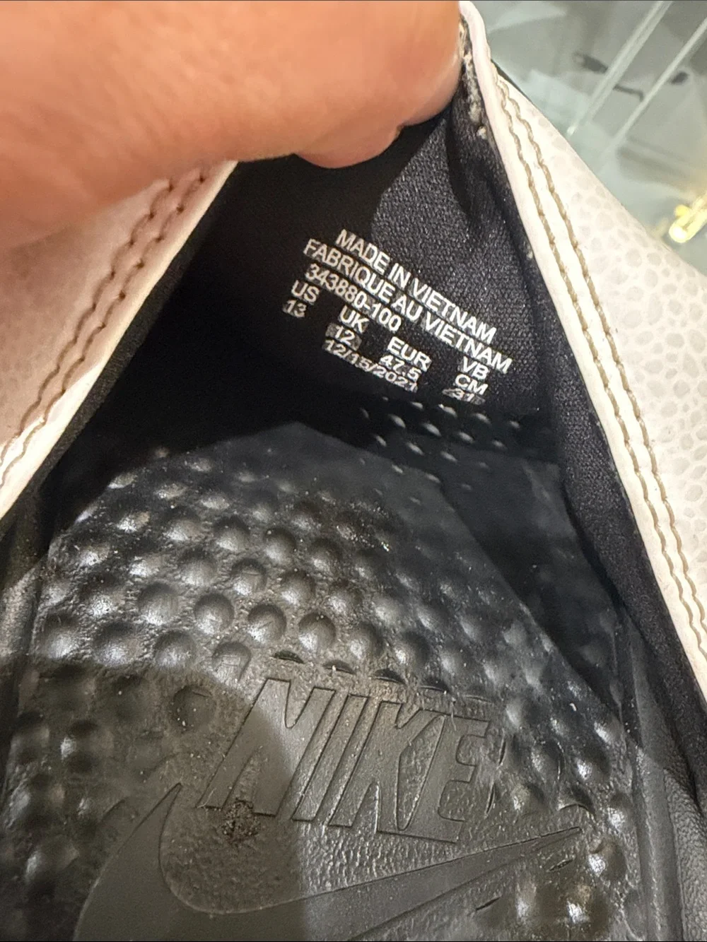 Nike mens Slide Sandals in Black and white